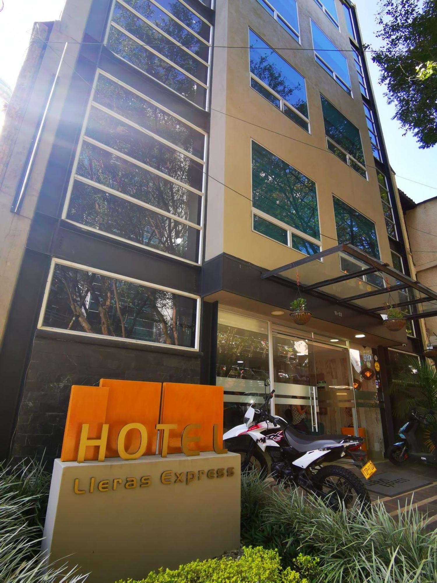 Hotel Lleras Express メデジン エクステリア 写真