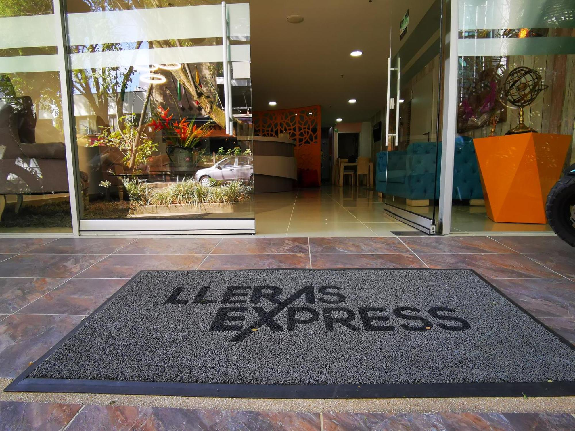 Hotel Lleras Express メデジン エクステリア 写真